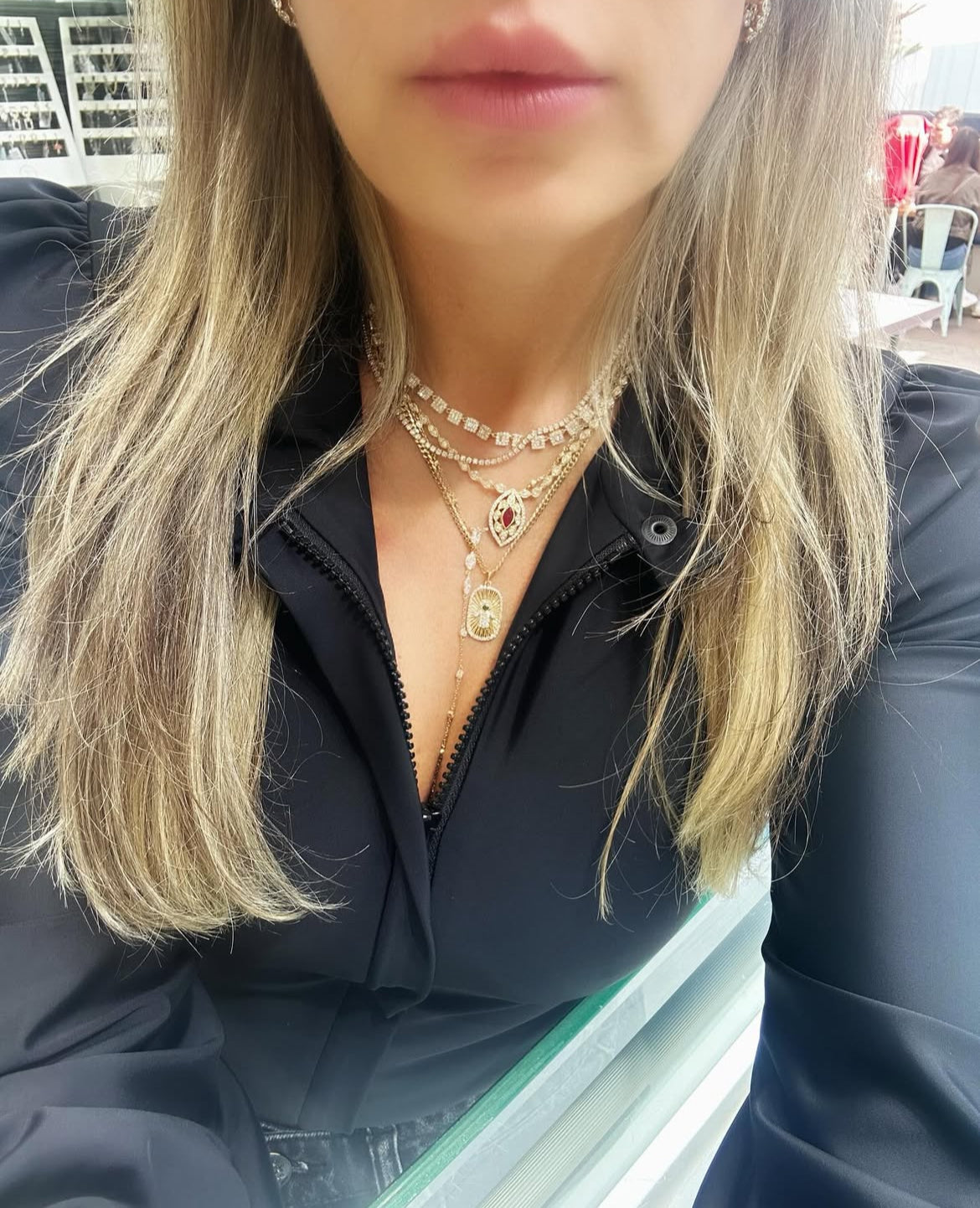 3 Thalia Lariat