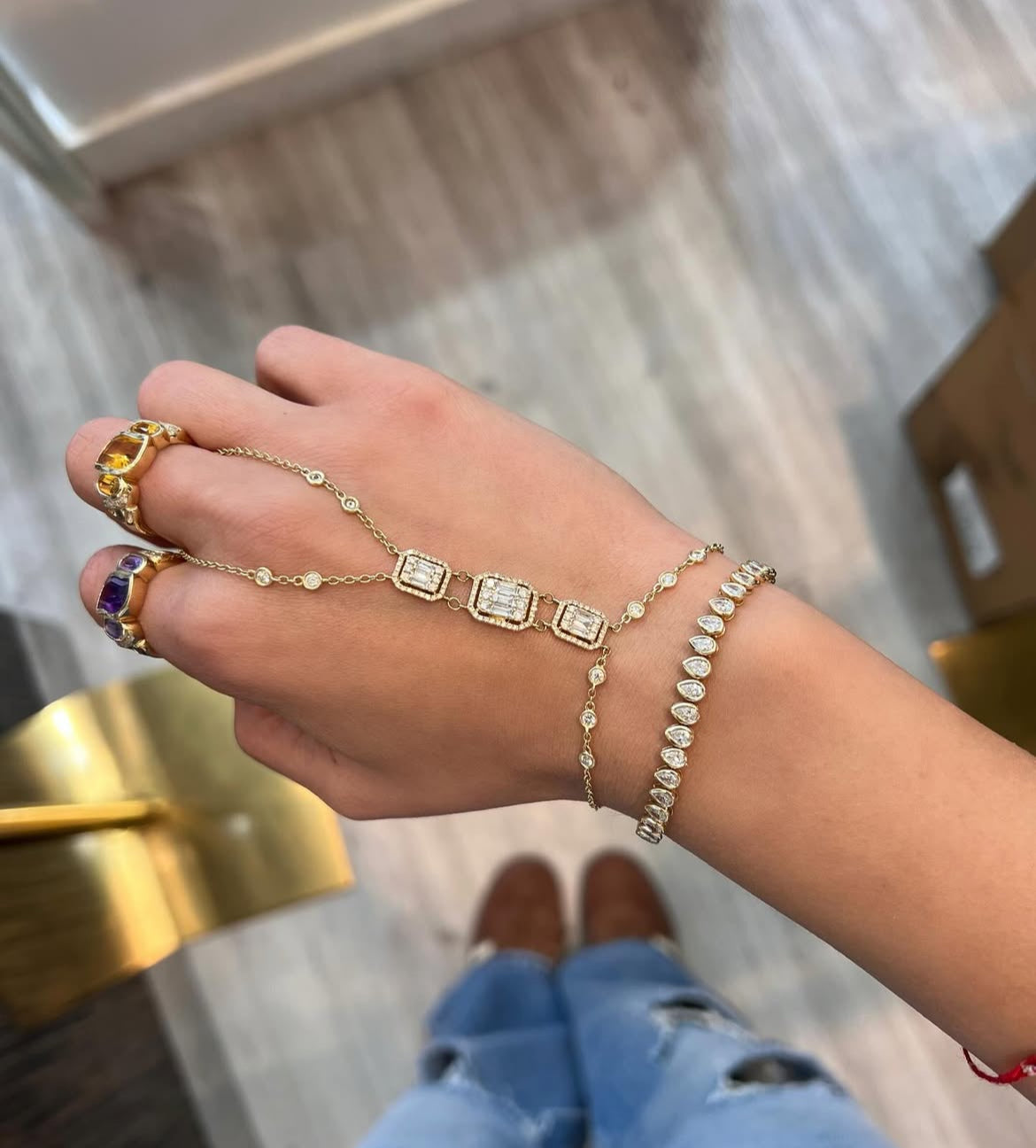 Illusion Handchain