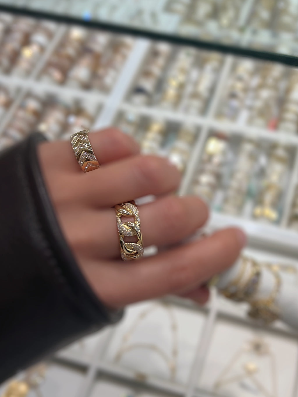 Alt. Cuban Link Ring