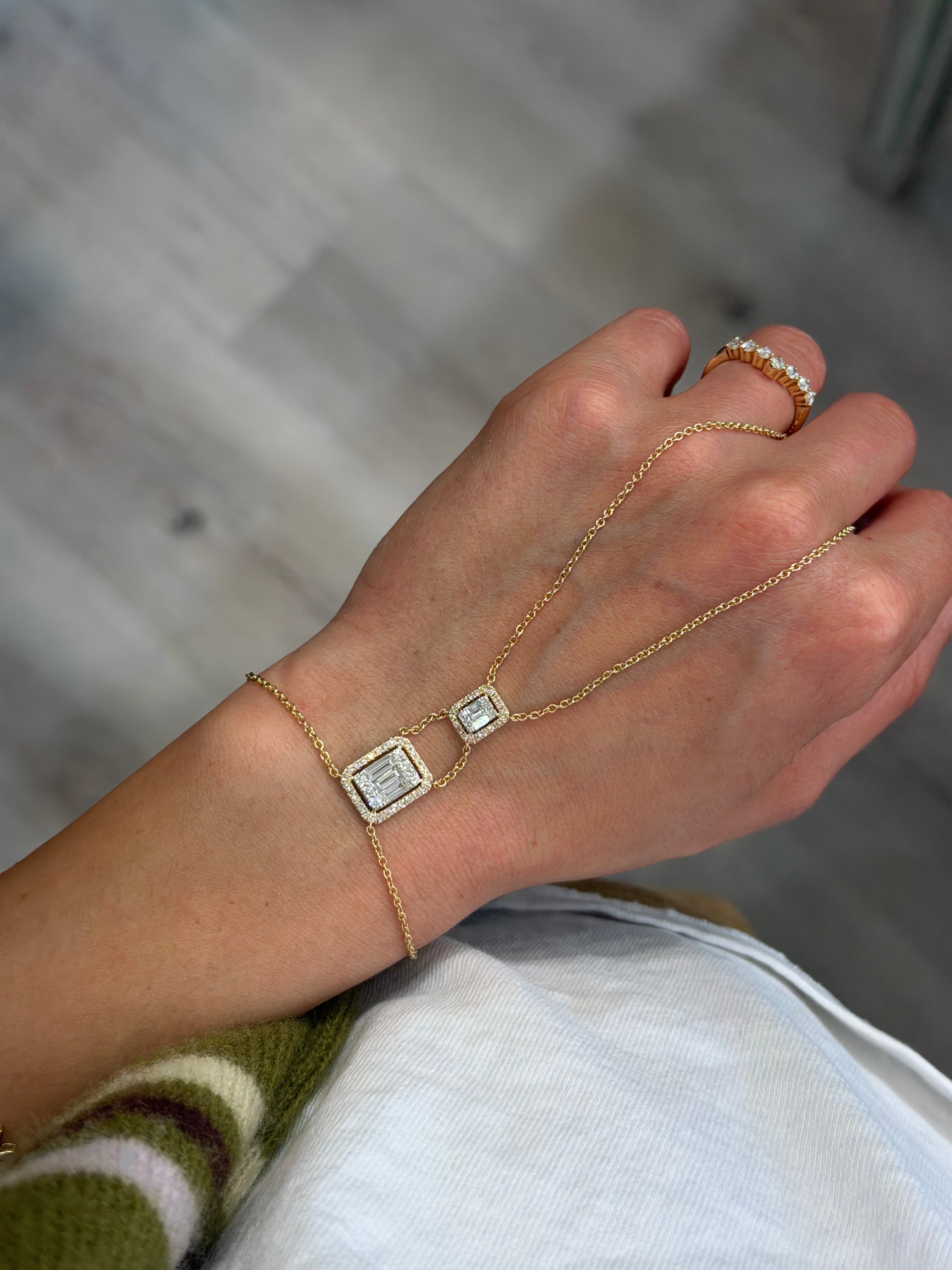 Double Illusion Handchain