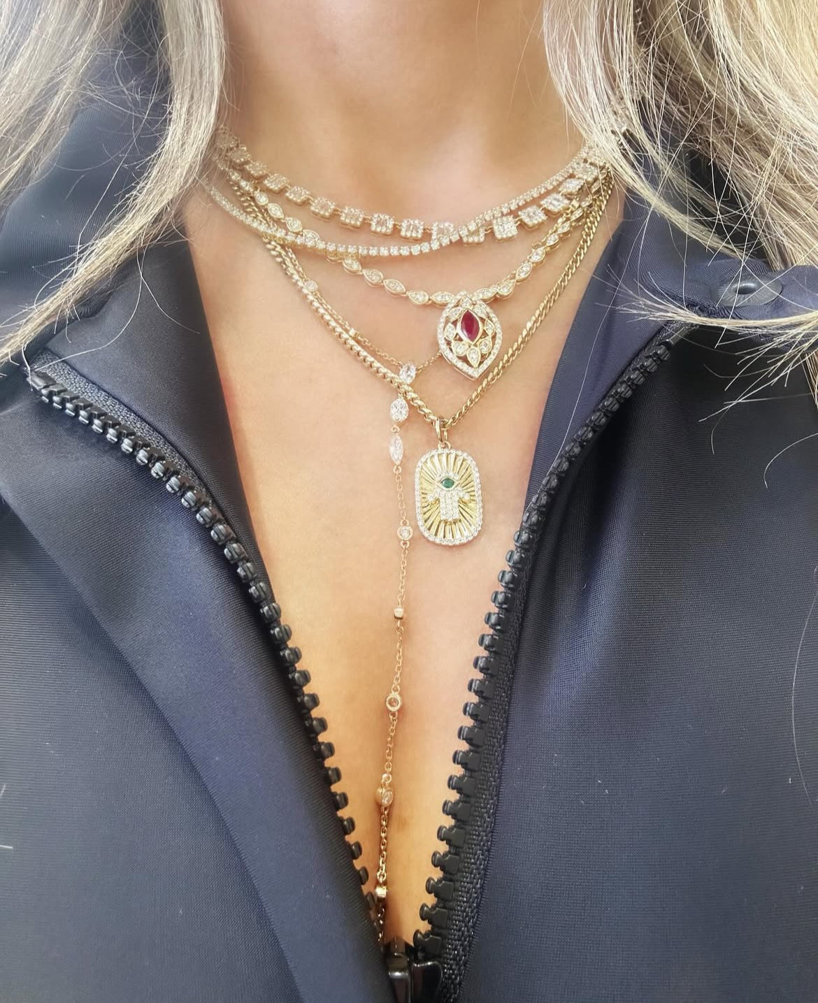 3 Thalia Lariat